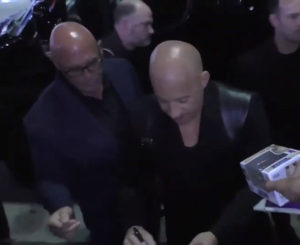 vin diesel signing autographs prime autographed memorabilia w1313 o 1