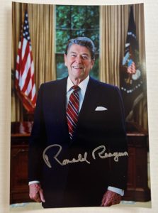 Ronald Reagan President of the USA signed autograph 8x12